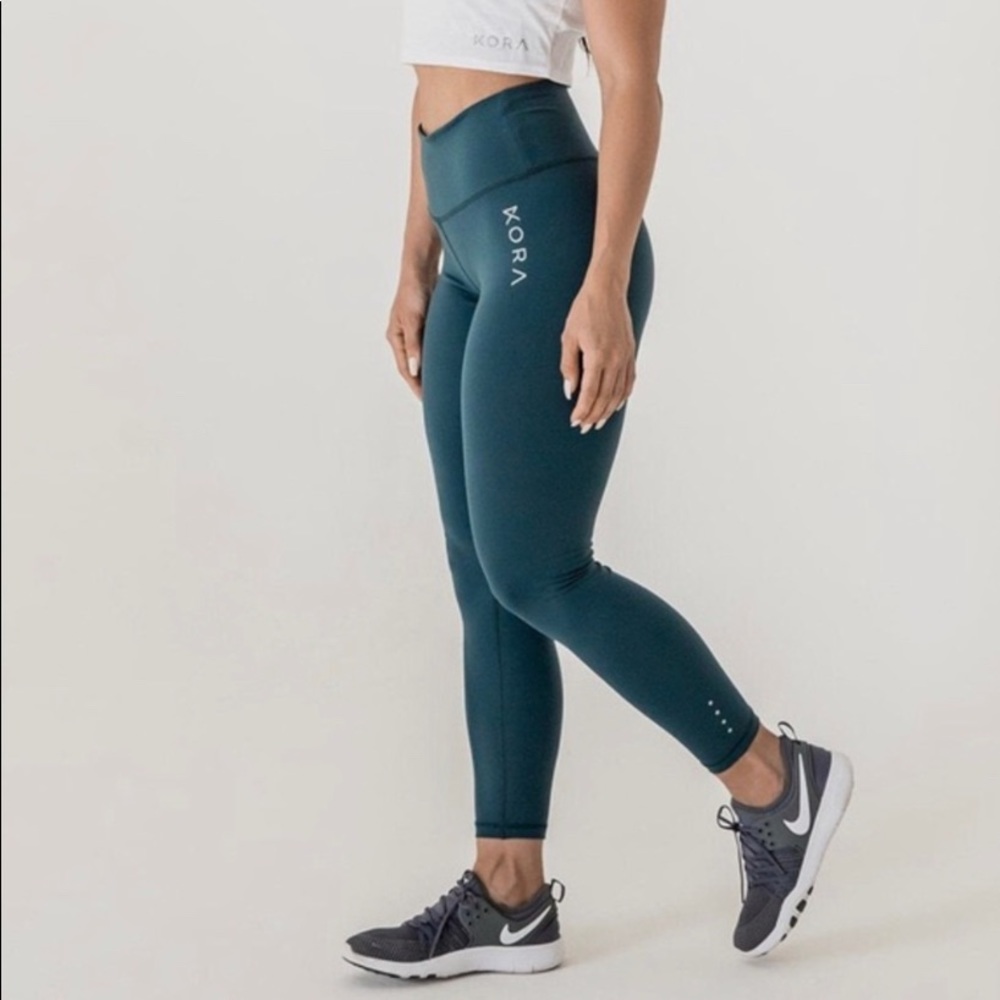 Acta Wear (Kora) Sculpt Yoga Leggings Dark Green